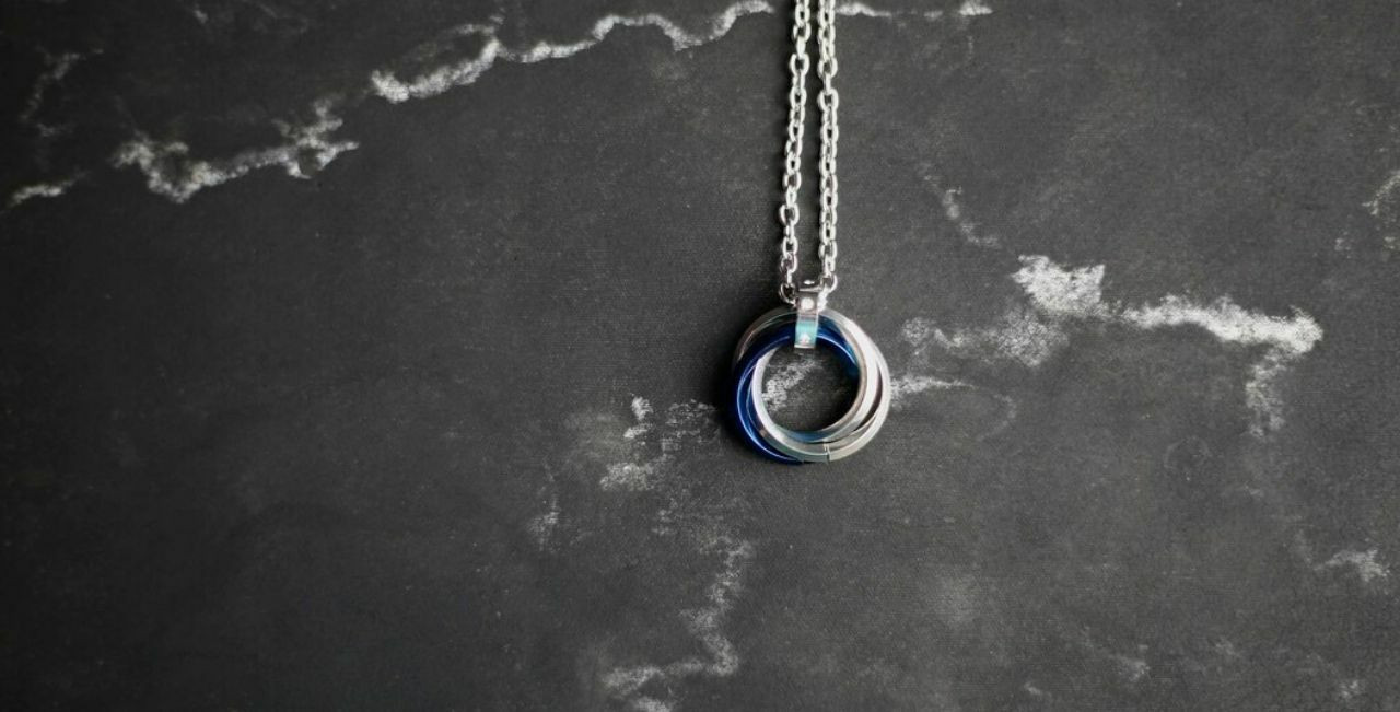  Silver Pendant Necklace